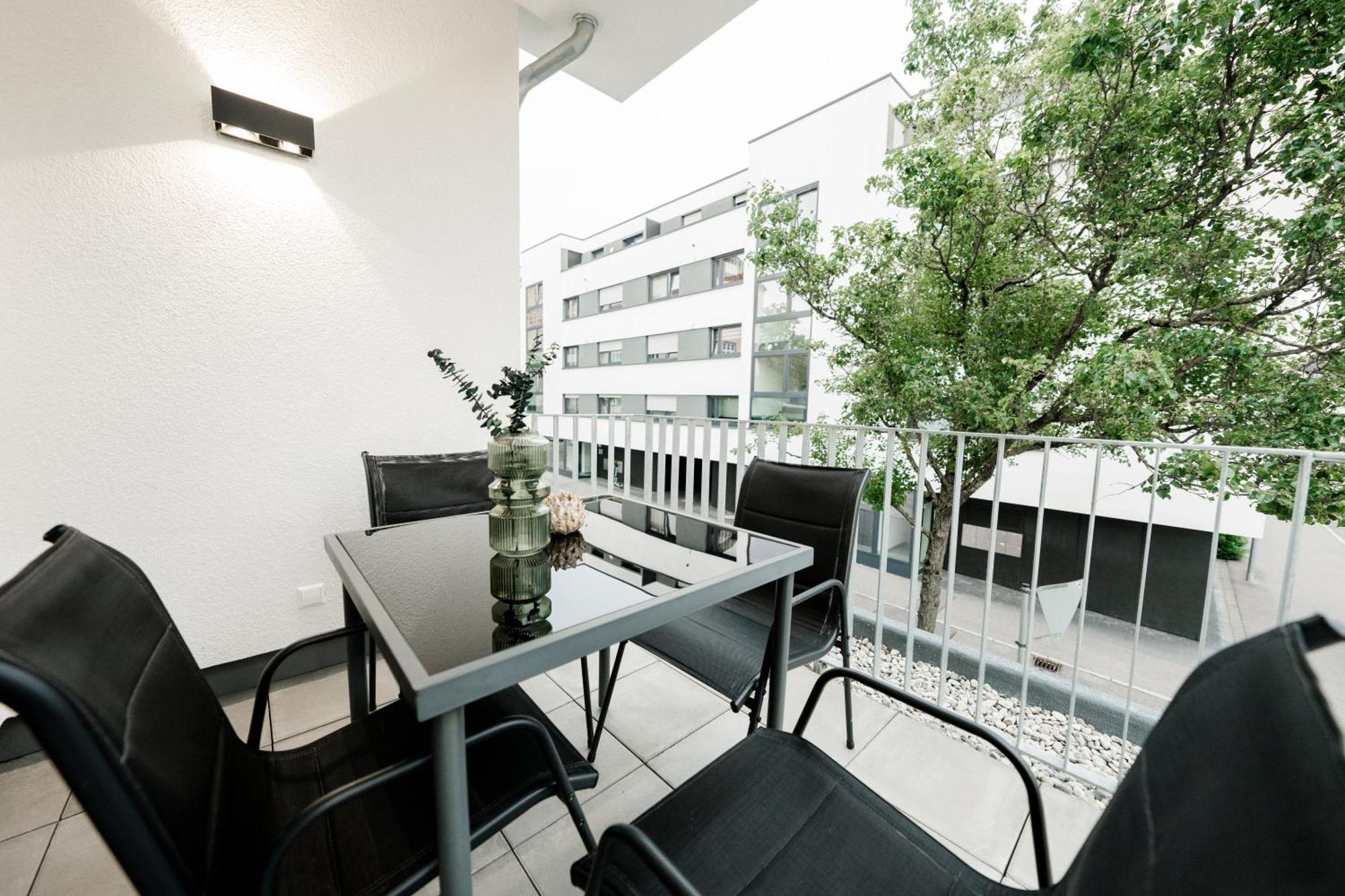 Kocasa-Apartments 01, City-Center Boeblingen, Stellplatz, Balkon, Waipu-Tv Exterior foto
